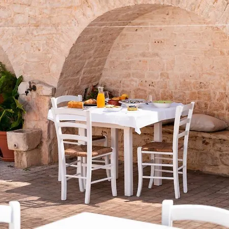 לינה וארוחת בוקר Flora