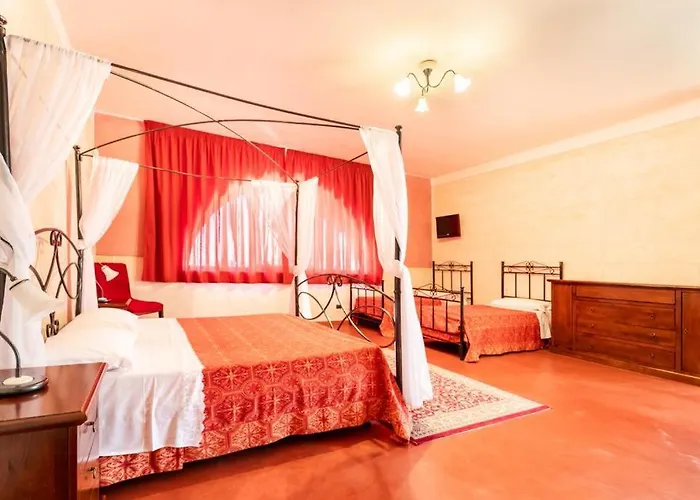 לינה וארוחת בוקר Flora 4*